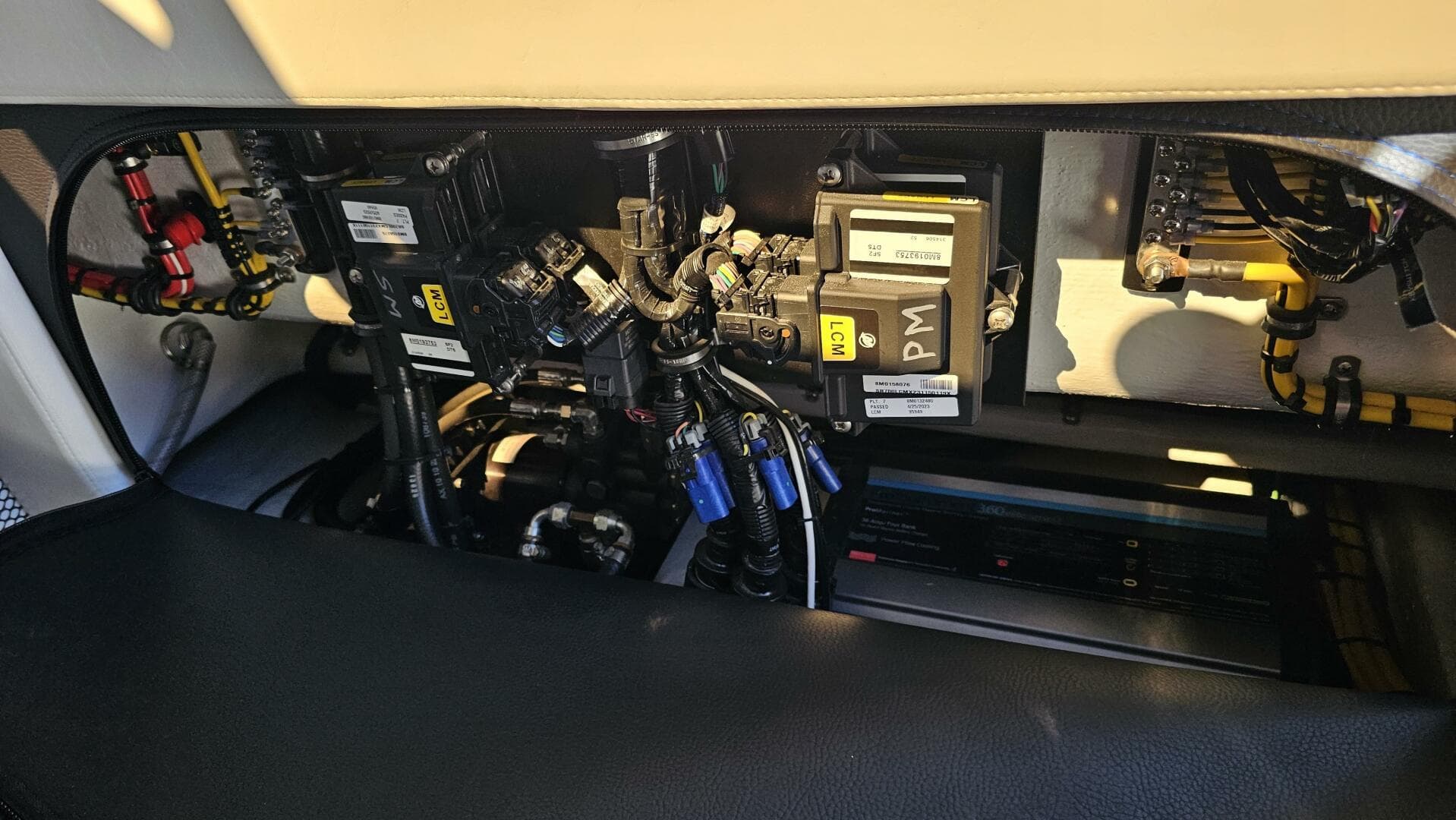 2024 Nor-Tech 390 Sport Center Console