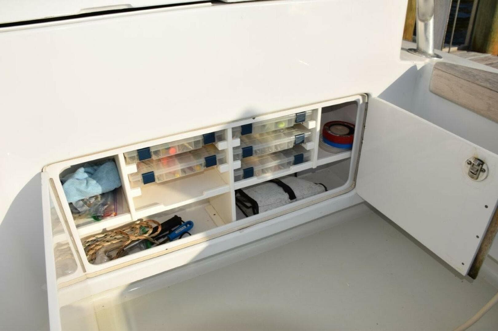 Tackle Storage Center In Cockpit