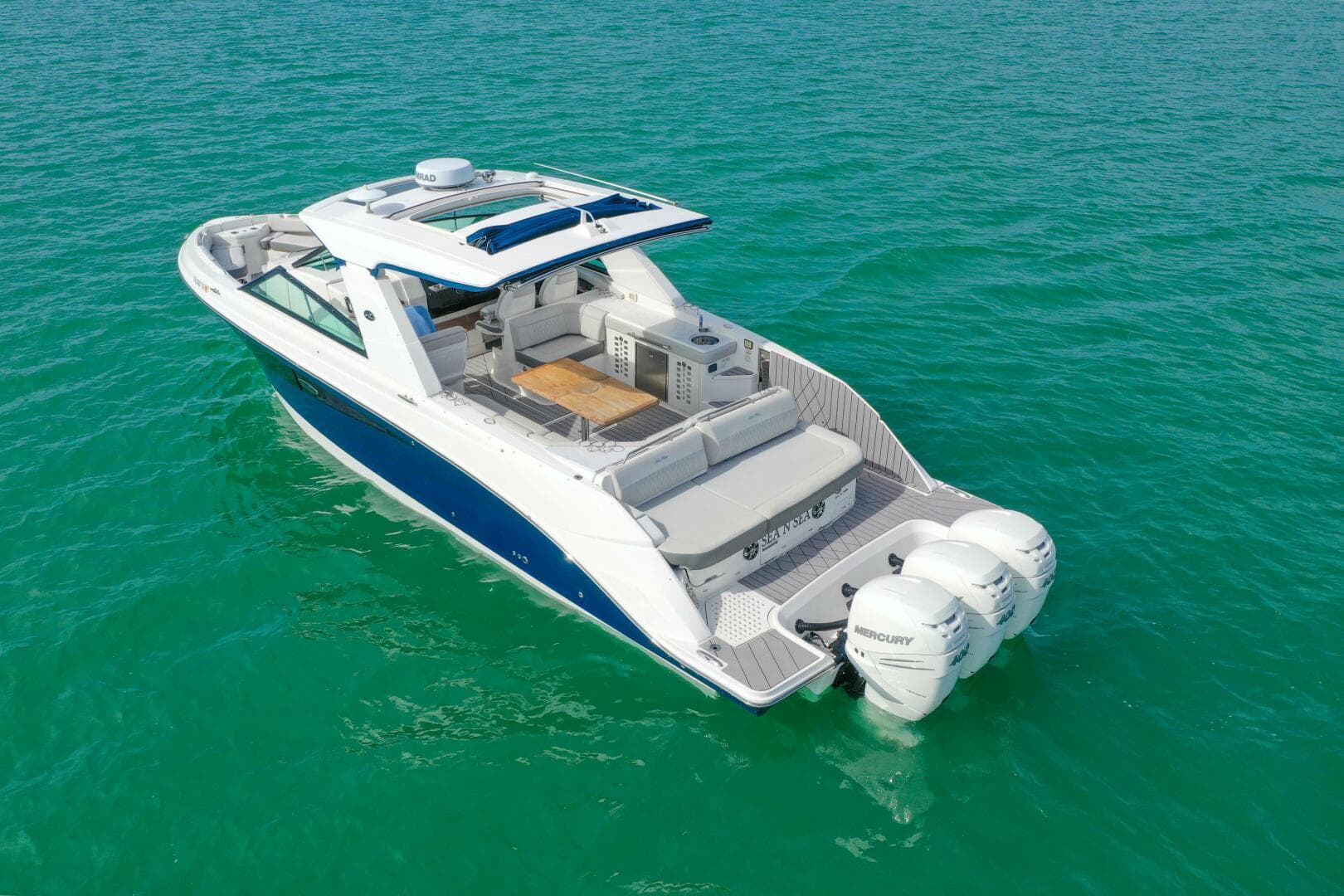 2022 Sea Ray SLX 400 Outboard SEA N SEA