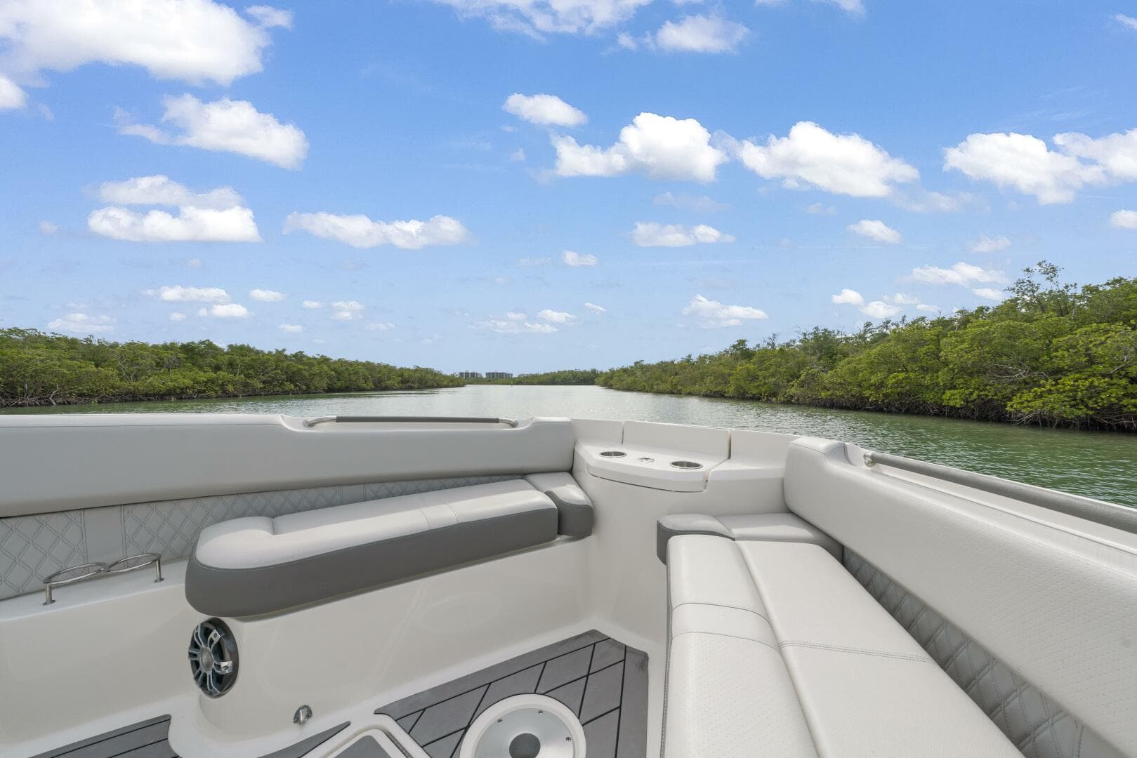 2022 Sea Ray SLX 400 Outboard SEA N SEA