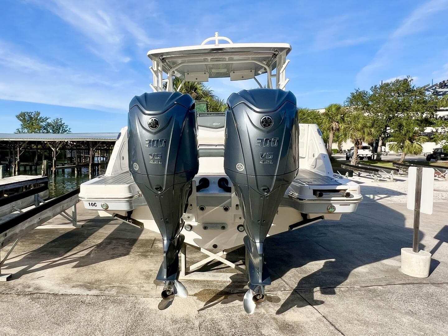 2021 Robalo R317