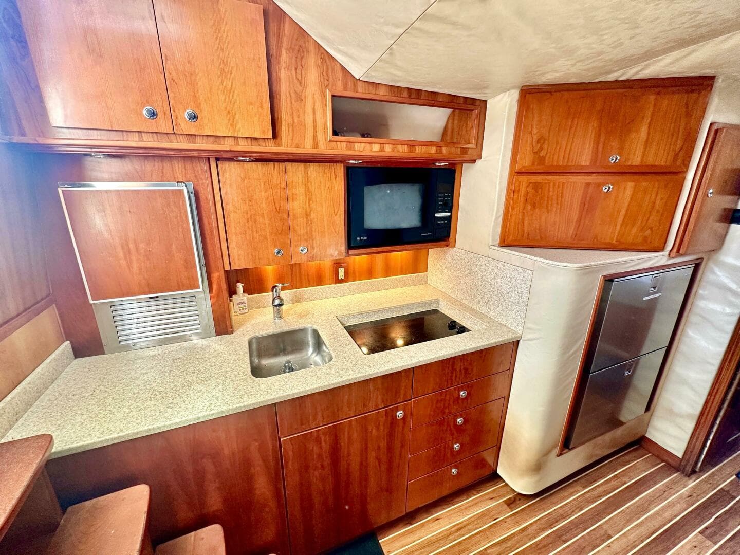 2008 Albemarle 410 Express Fisherman