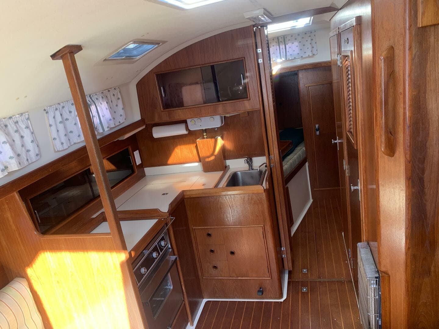 1987 Nonsuch Ultra 30