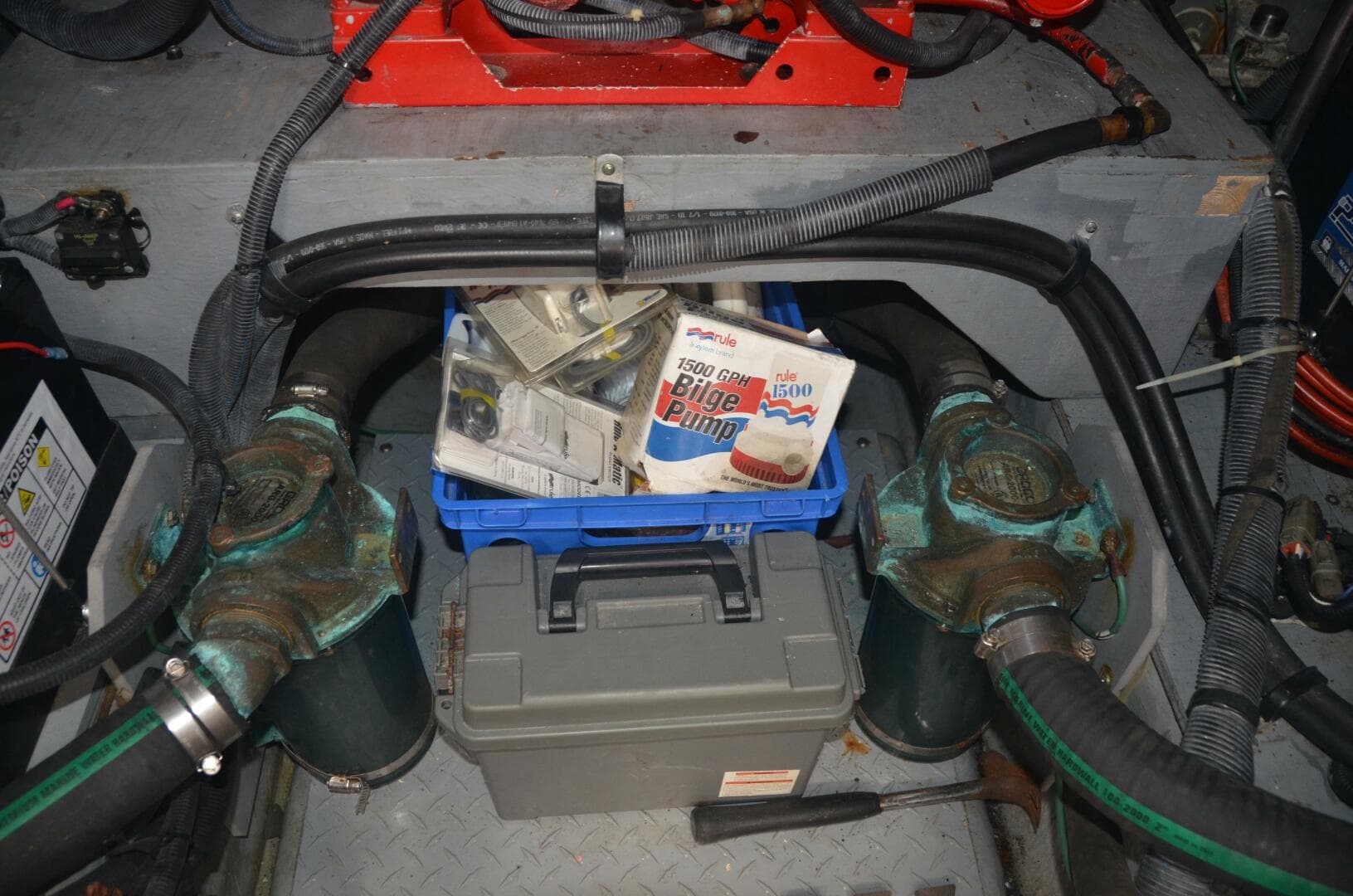 Sea Ray 46 4 RICH-SHER OR POORER - Engine Room