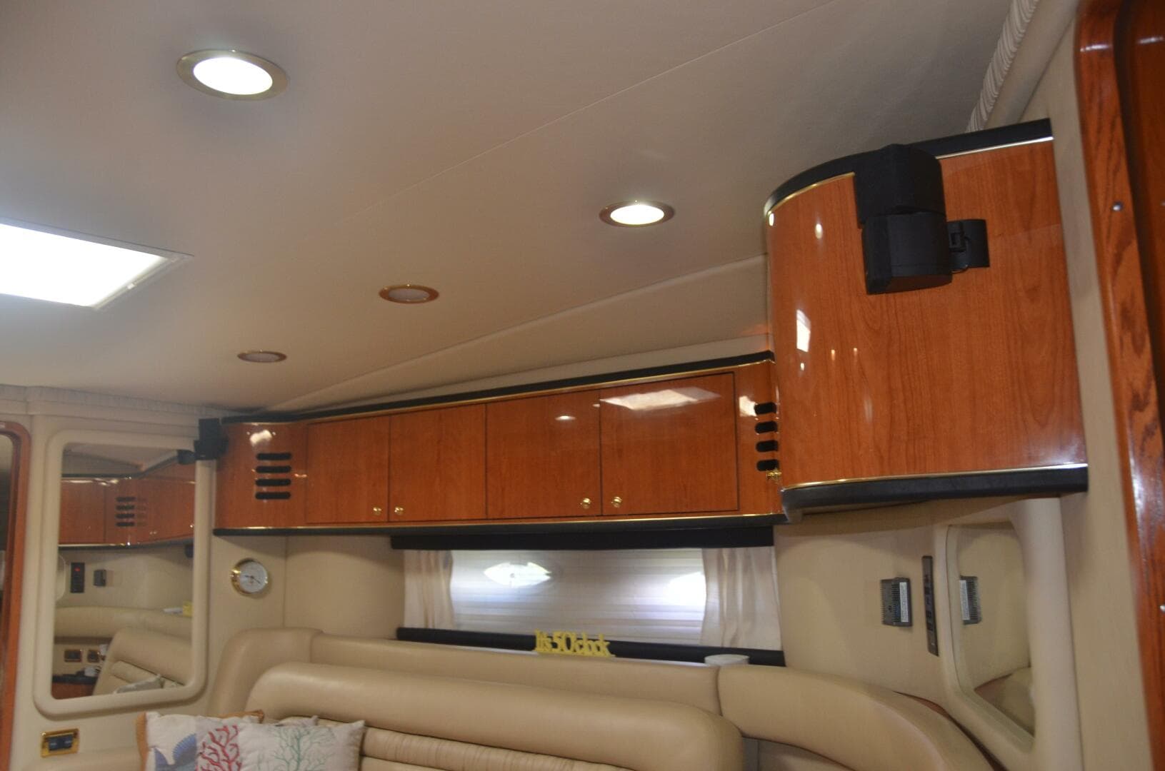 Sea Ray 46 4 RICH-SHER OR POORER - Salon