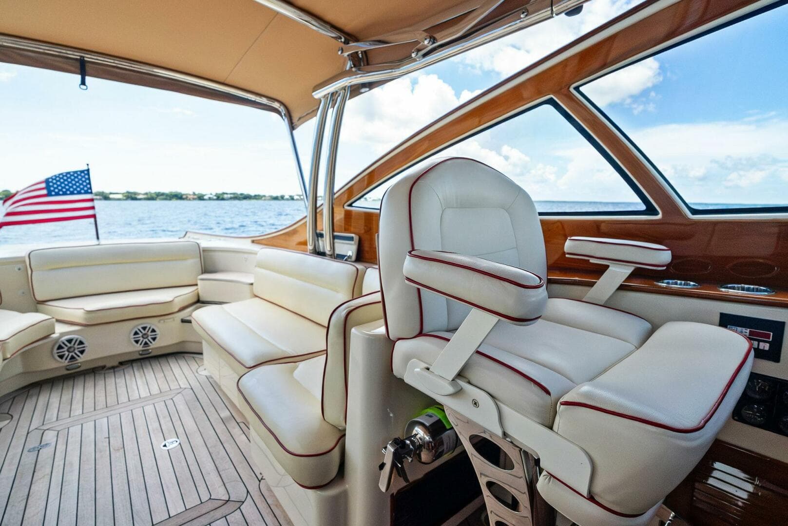 2008 Hinckley Talaria 38R Convertible