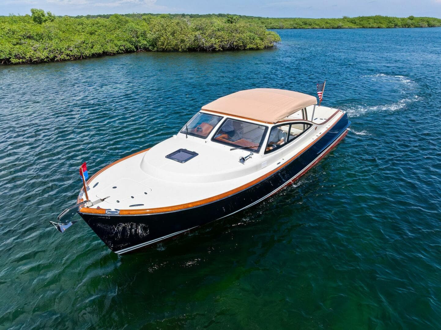 2008 Hinckley Talaria 38R Convertible