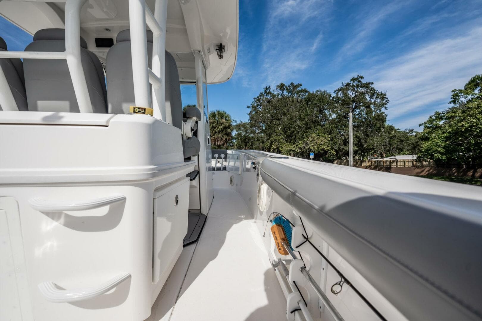 2021 Everglades 335 Center Console