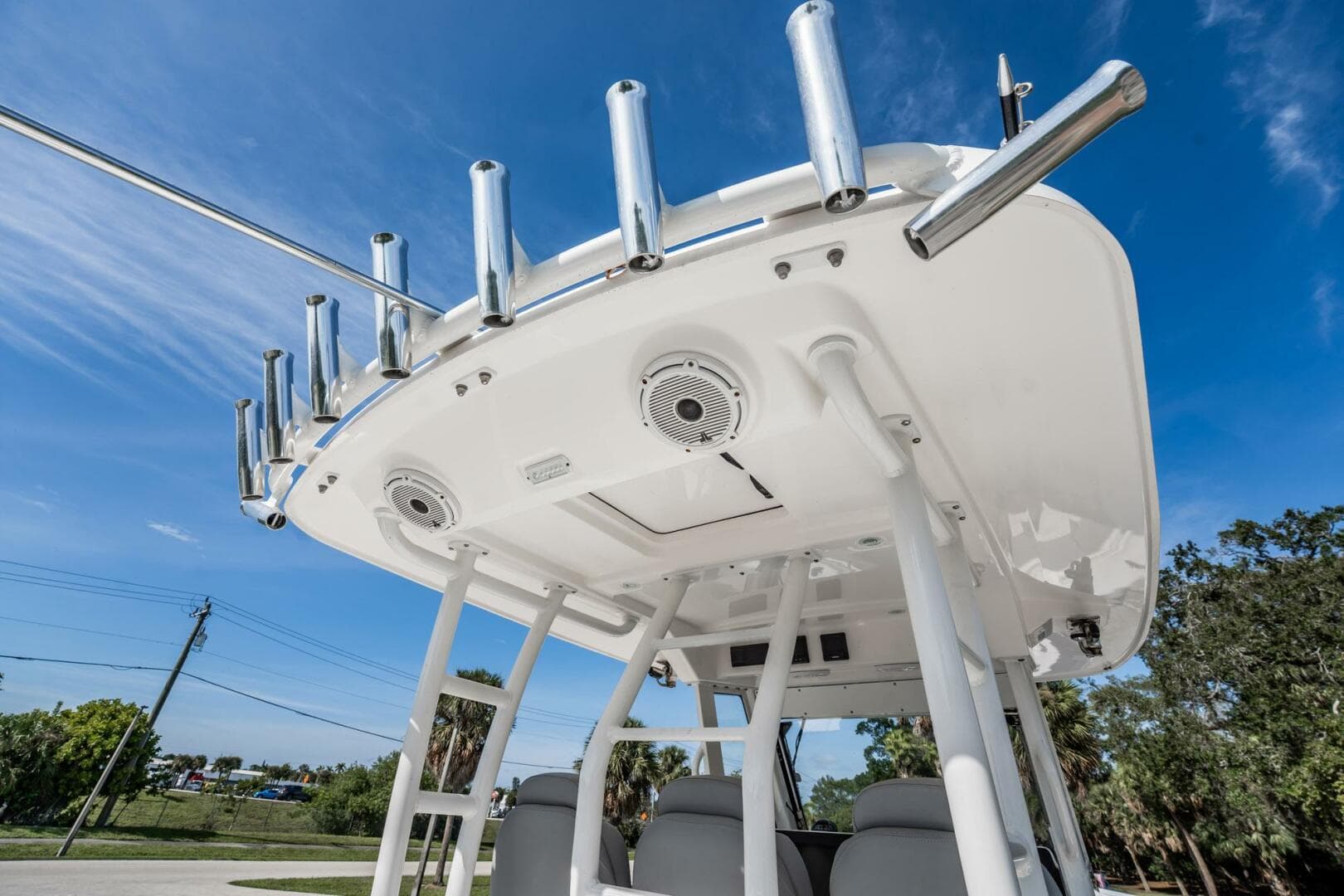 2021 Everglades 335 Center Console