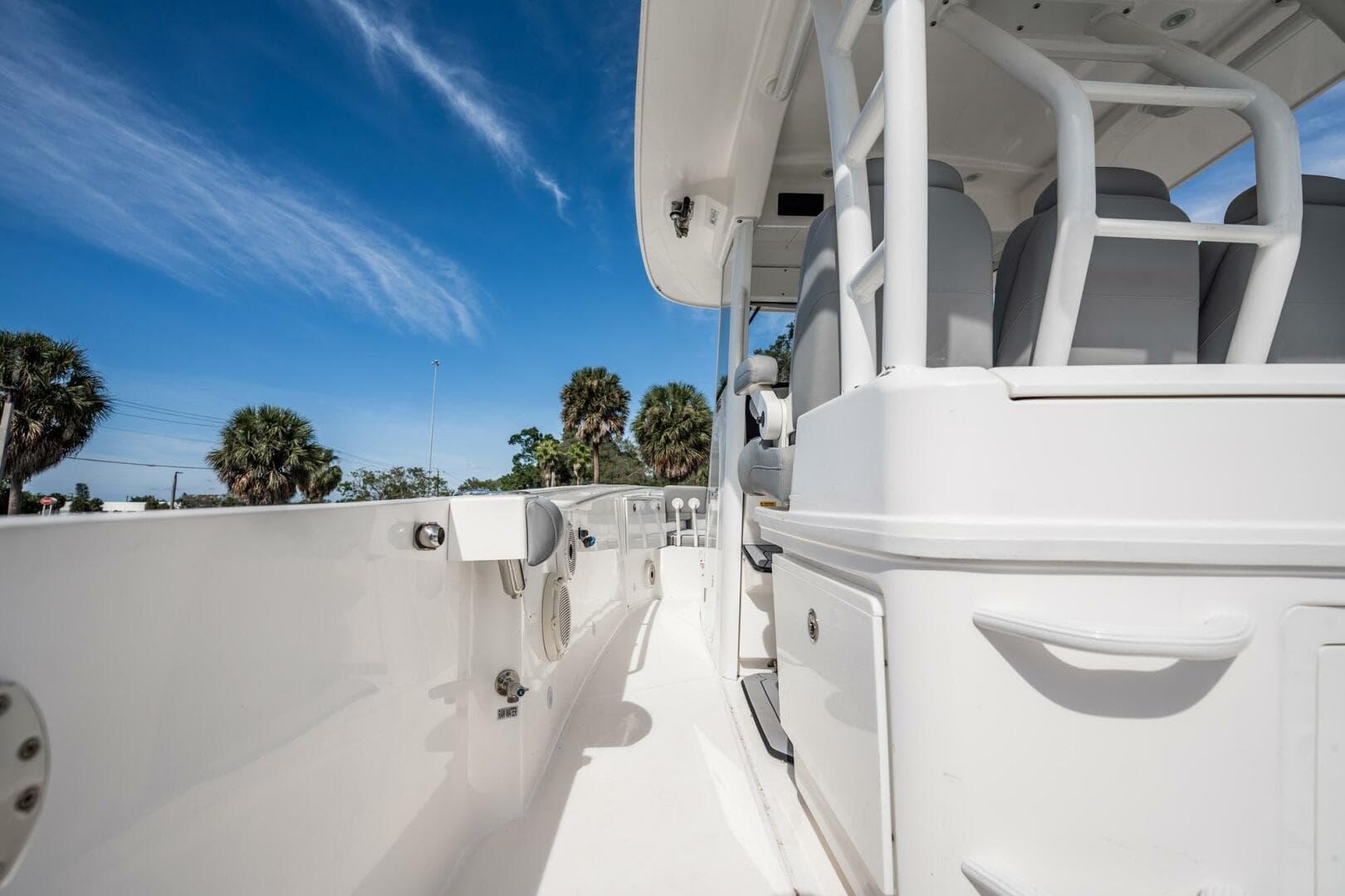 2021 Everglades 335 Center Console