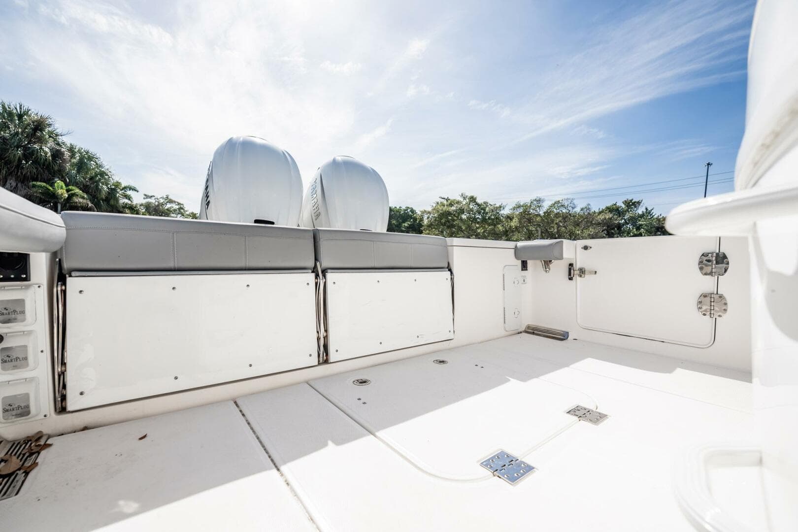 2021 Everglades 335 Center Console