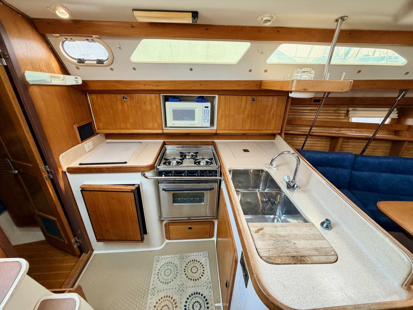 2001 Catalina 380