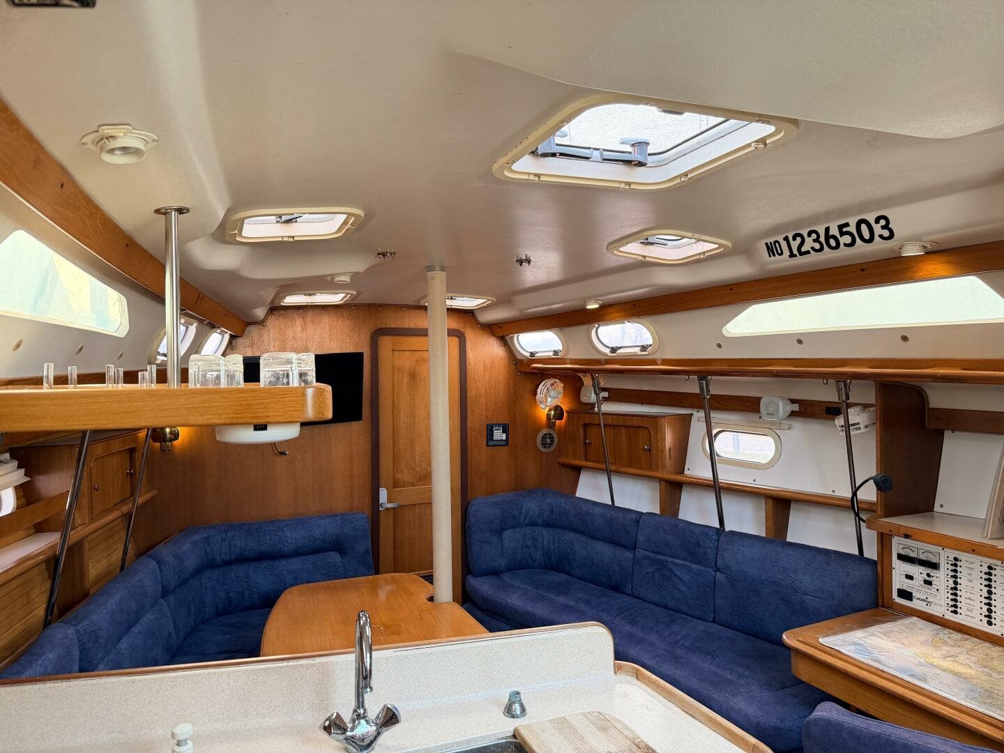 2001 Catalina 380