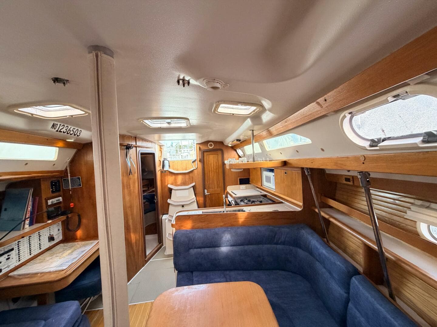 2001 Catalina 380