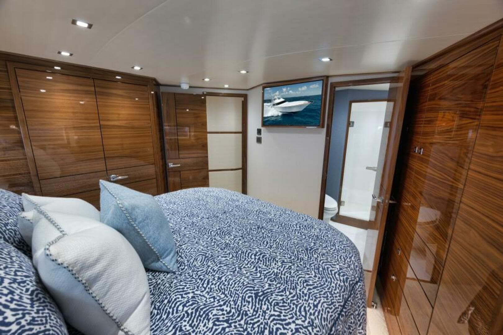 2024 Viking 68 Convertible- GYS TRADE- Master Stateroom