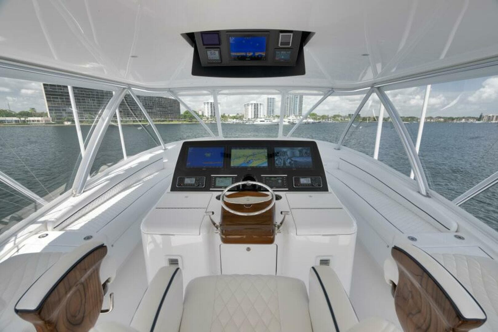 2024 Viking 68 Convertible- GYS TRADE- Helm