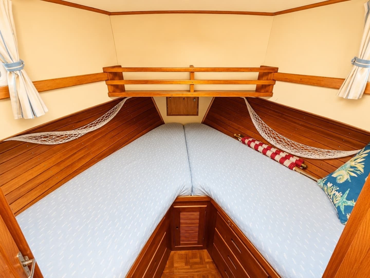 1985 Grand Banks 36 Classic