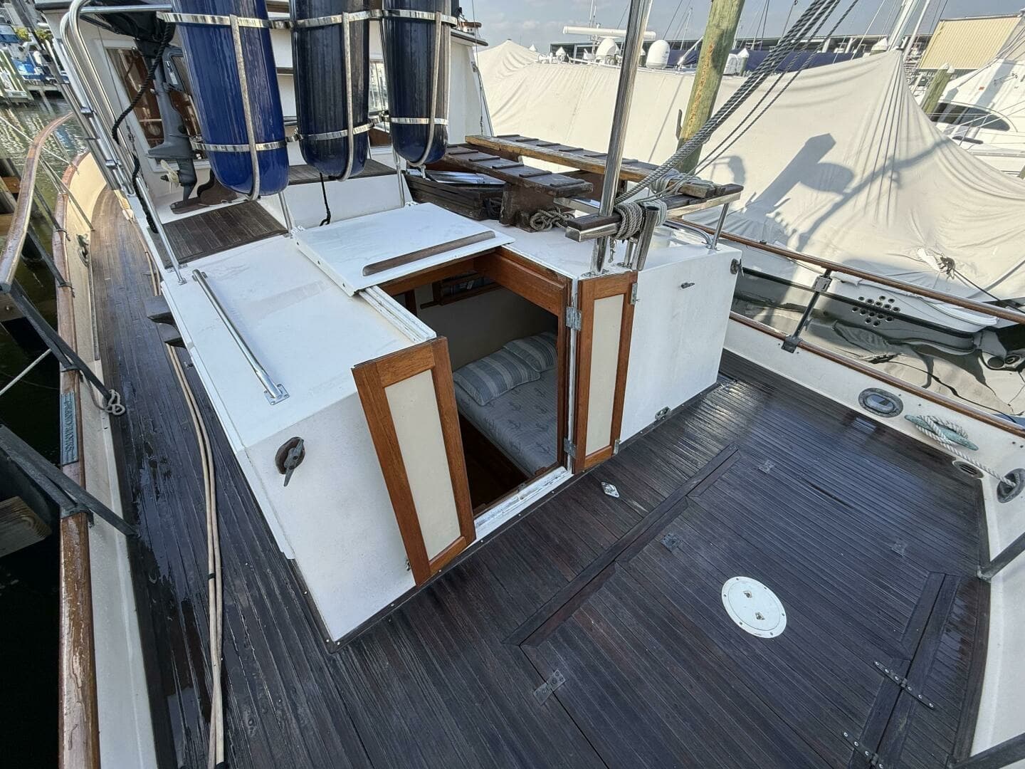 1985 Grand Banks 36 Classic