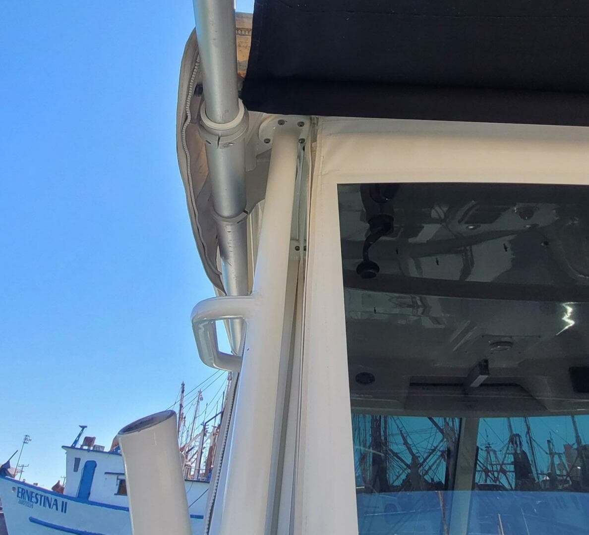 2017 Boston Whaler 315 Conquest