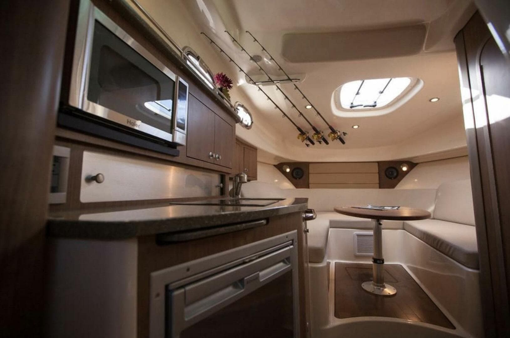 2017 Boston Whaler 315 Conquest