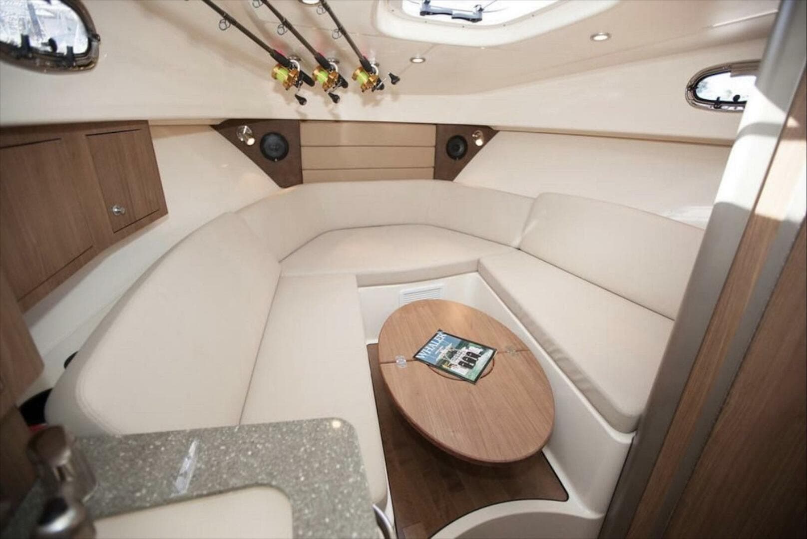 2017 Boston Whaler 315 Conquest