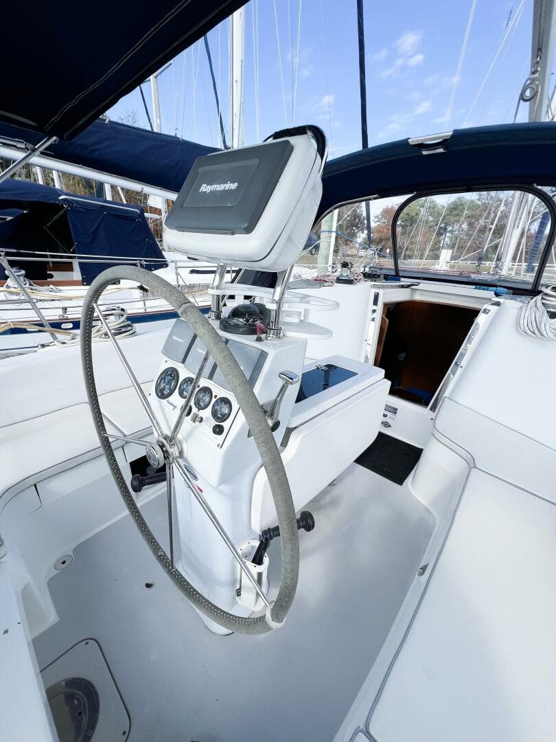 2005 Catalina 350