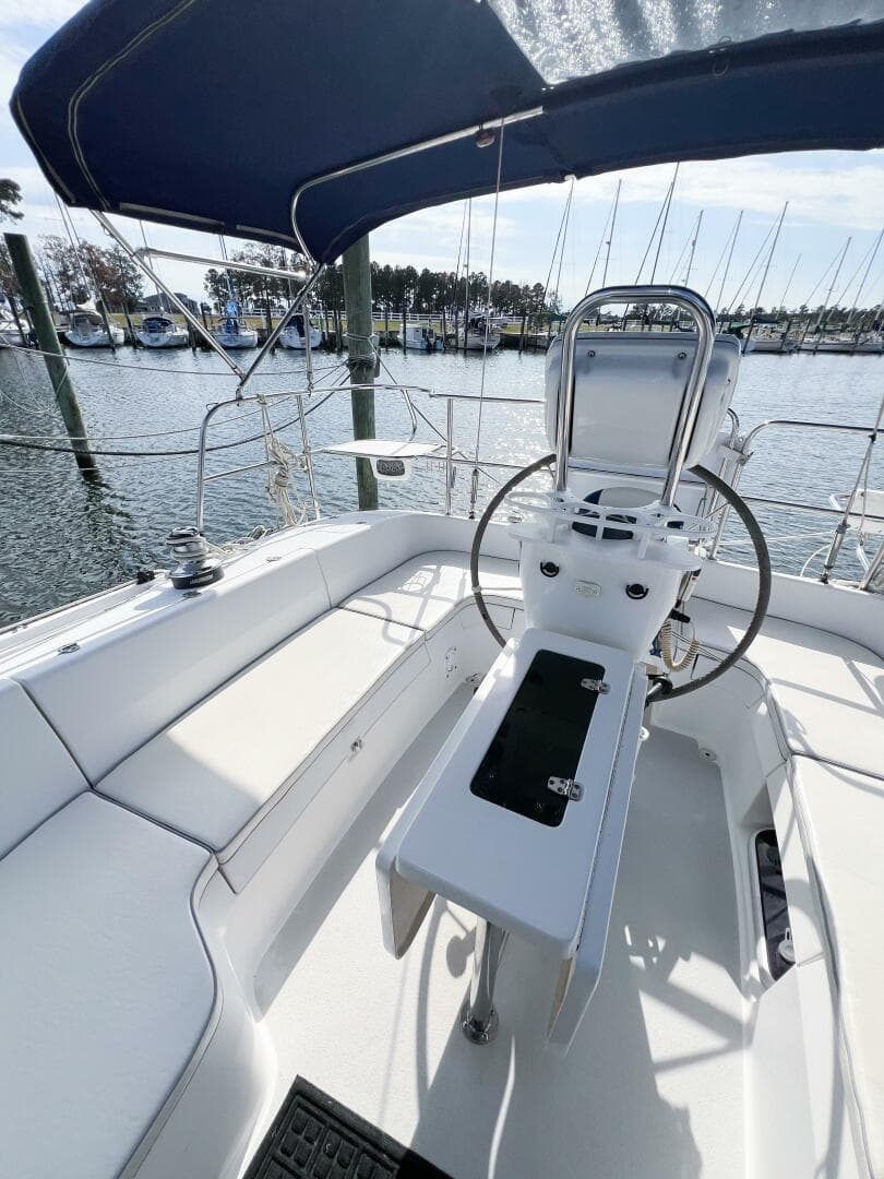 2005 Catalina 350