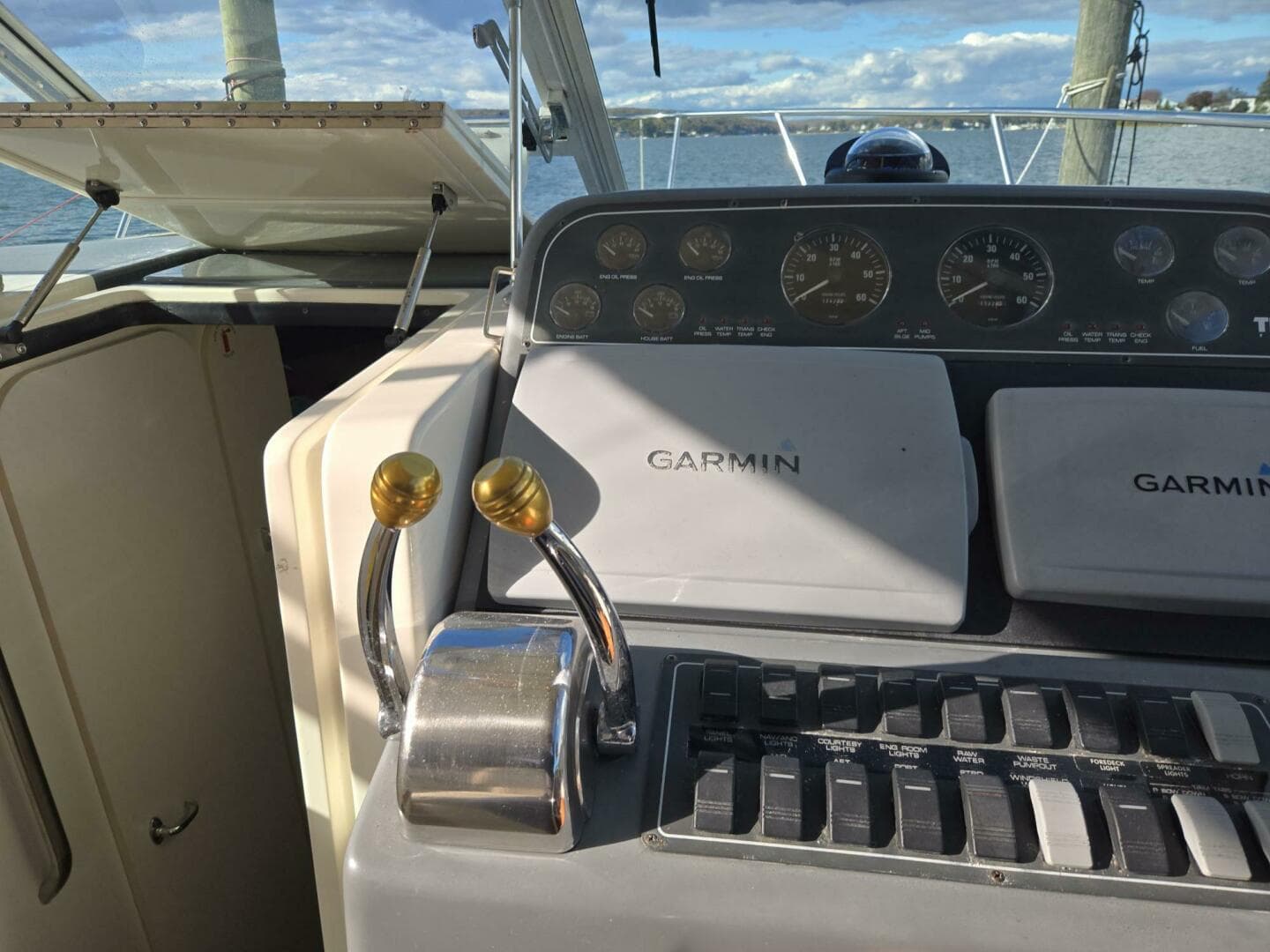 1998 Tiara Yachts Coronet