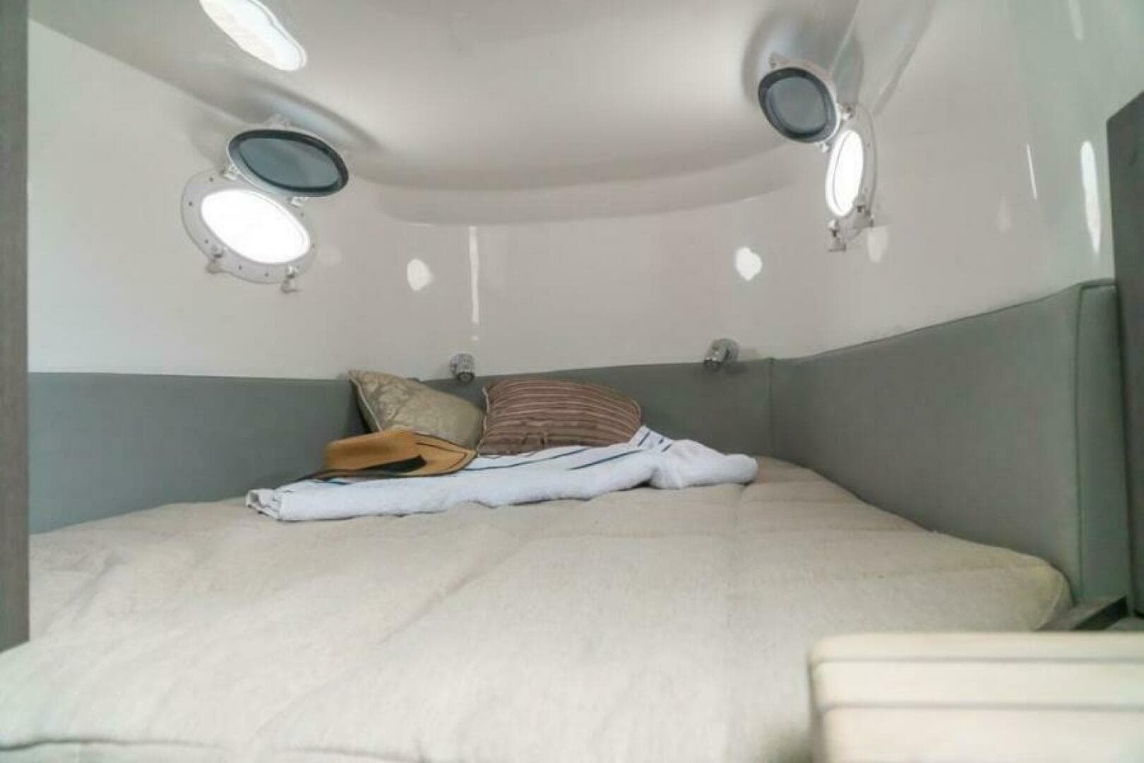 2025 Fishing Raptor 390 Solarium