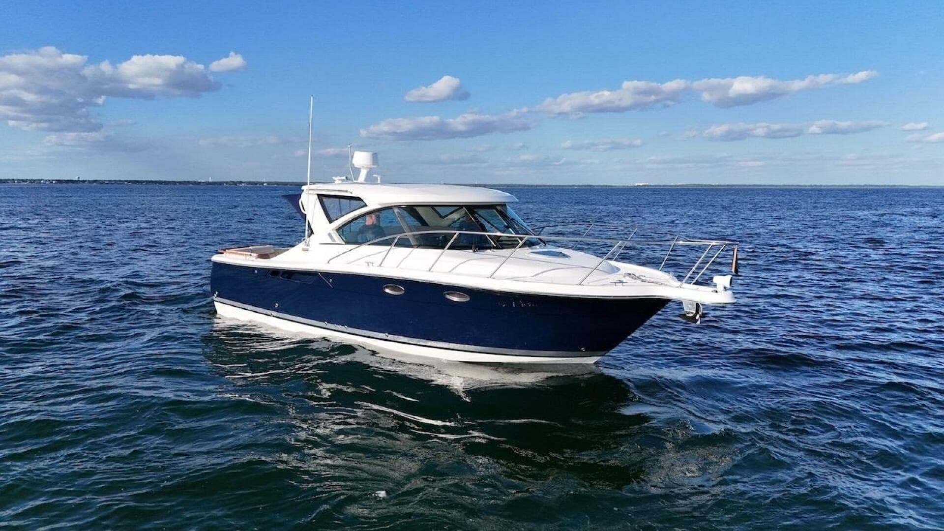 2014 Tiara Yachts 3100 Coronet