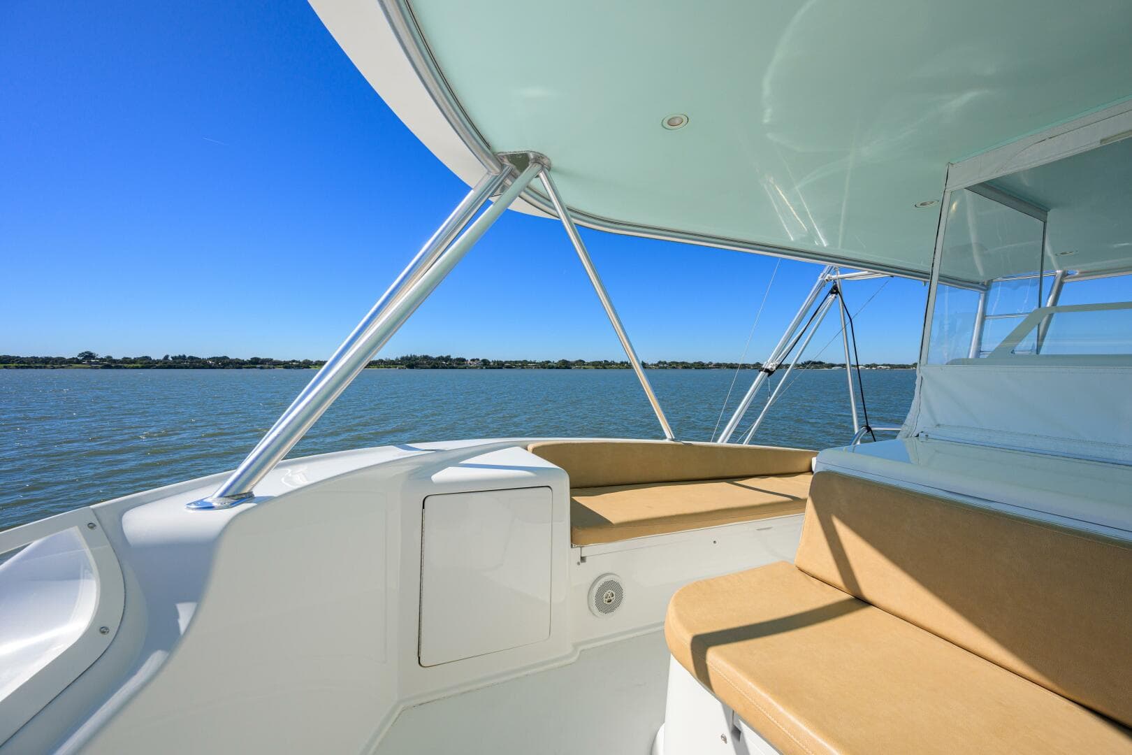 Starboard Bench Seat And Flybridge Locker With Water Hose Connection