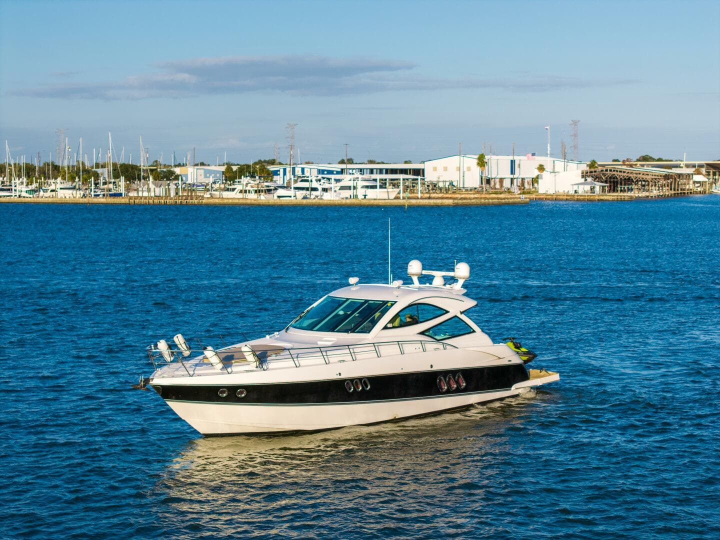 2013 Cruisers Yachts 540 Motor Yacht
