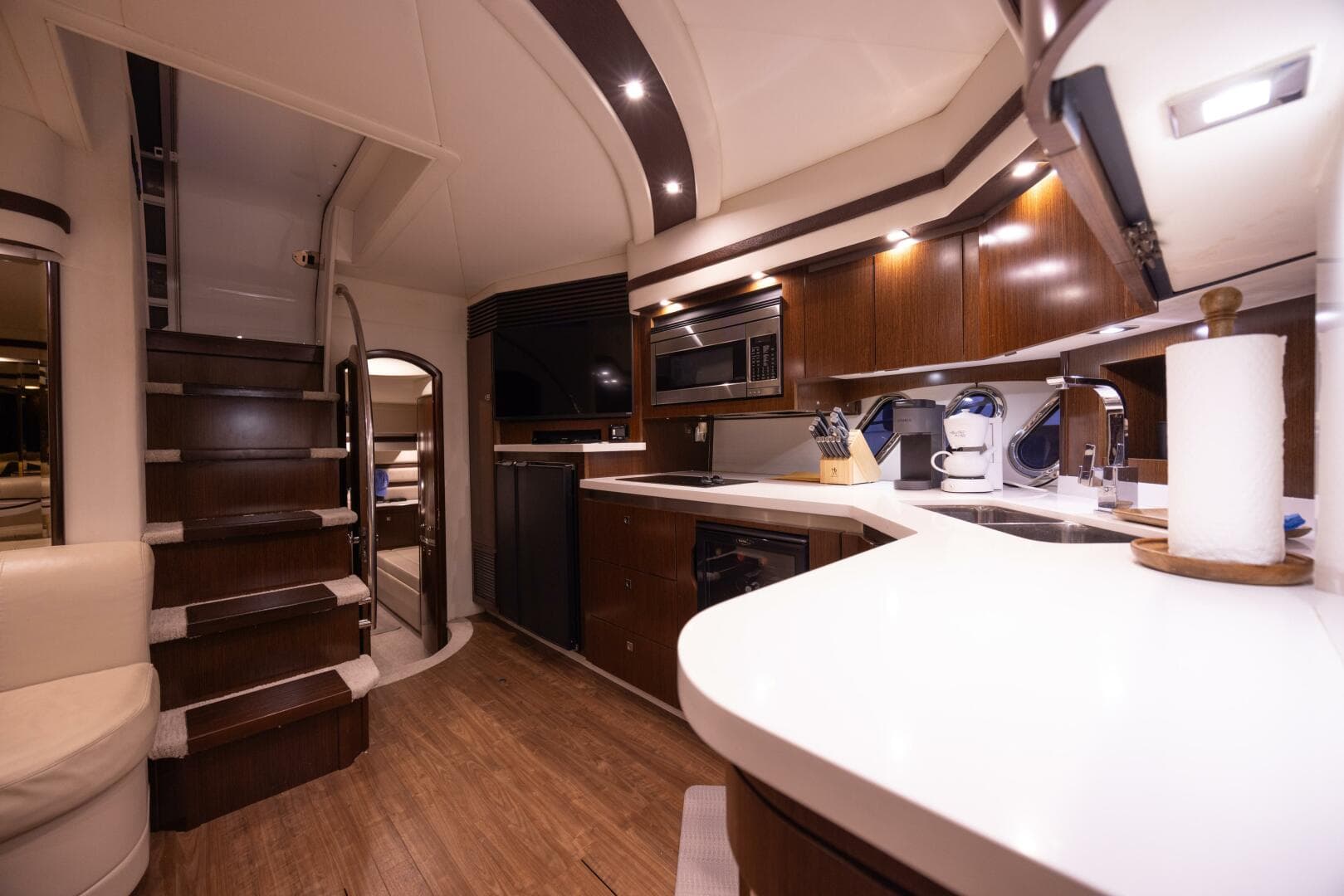 2013 Cruisers Yachts 540 Motor Yacht