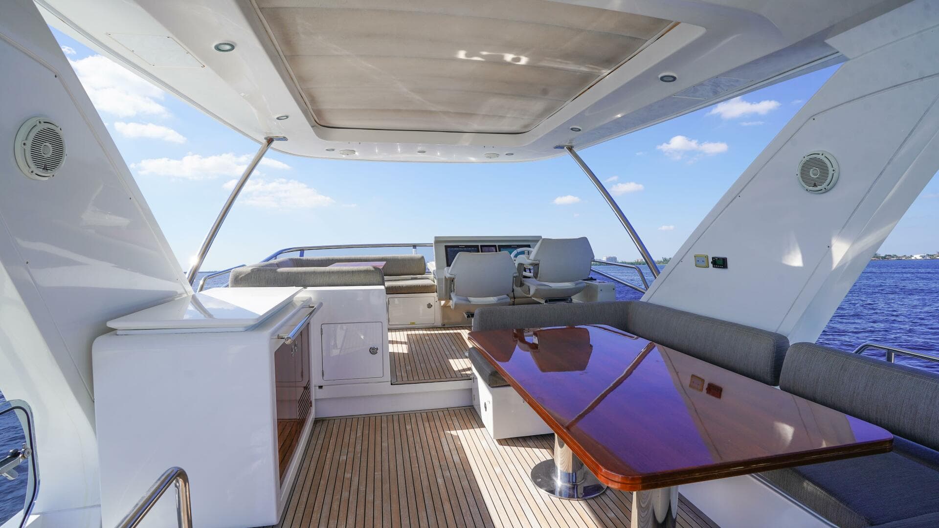 2017 Azimut 66 Flybridge