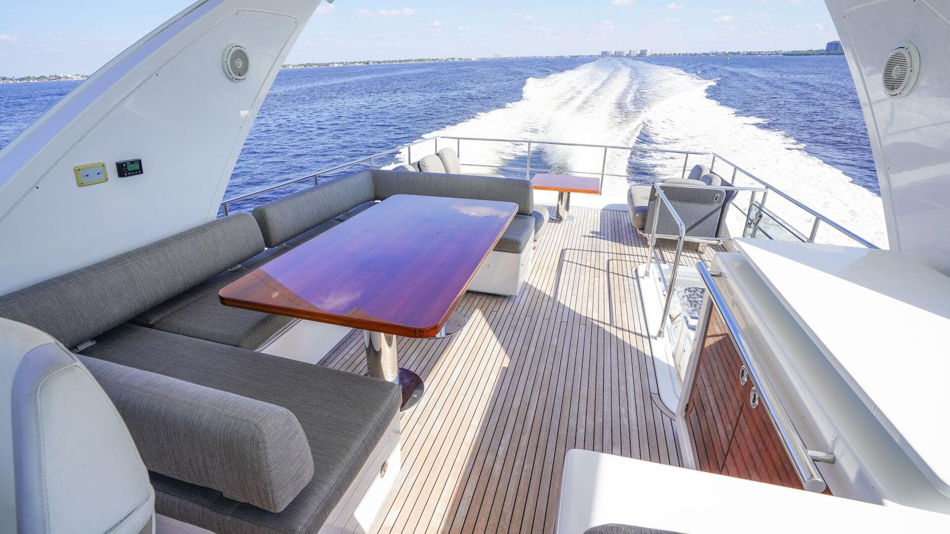 2017 Azimut 66 Flybridge