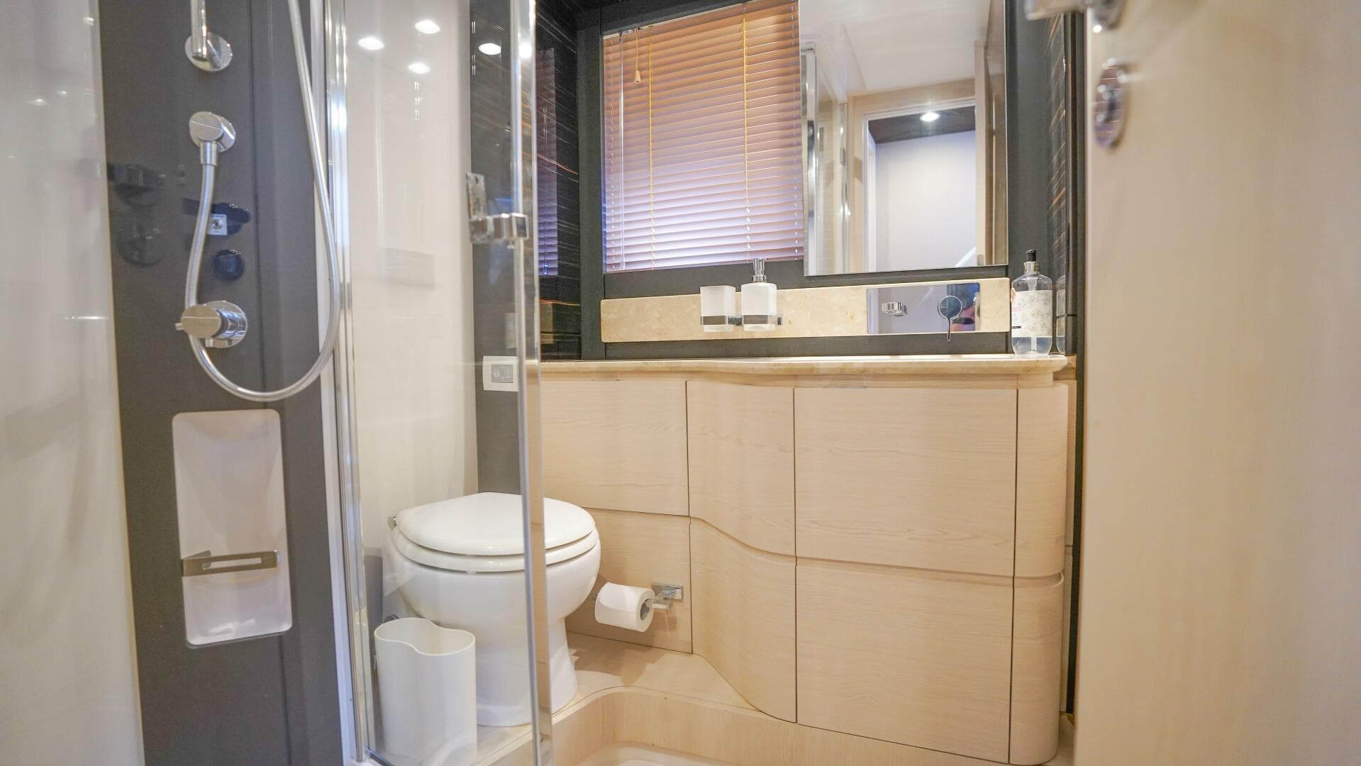 2017 Azimut 66 Flybridge