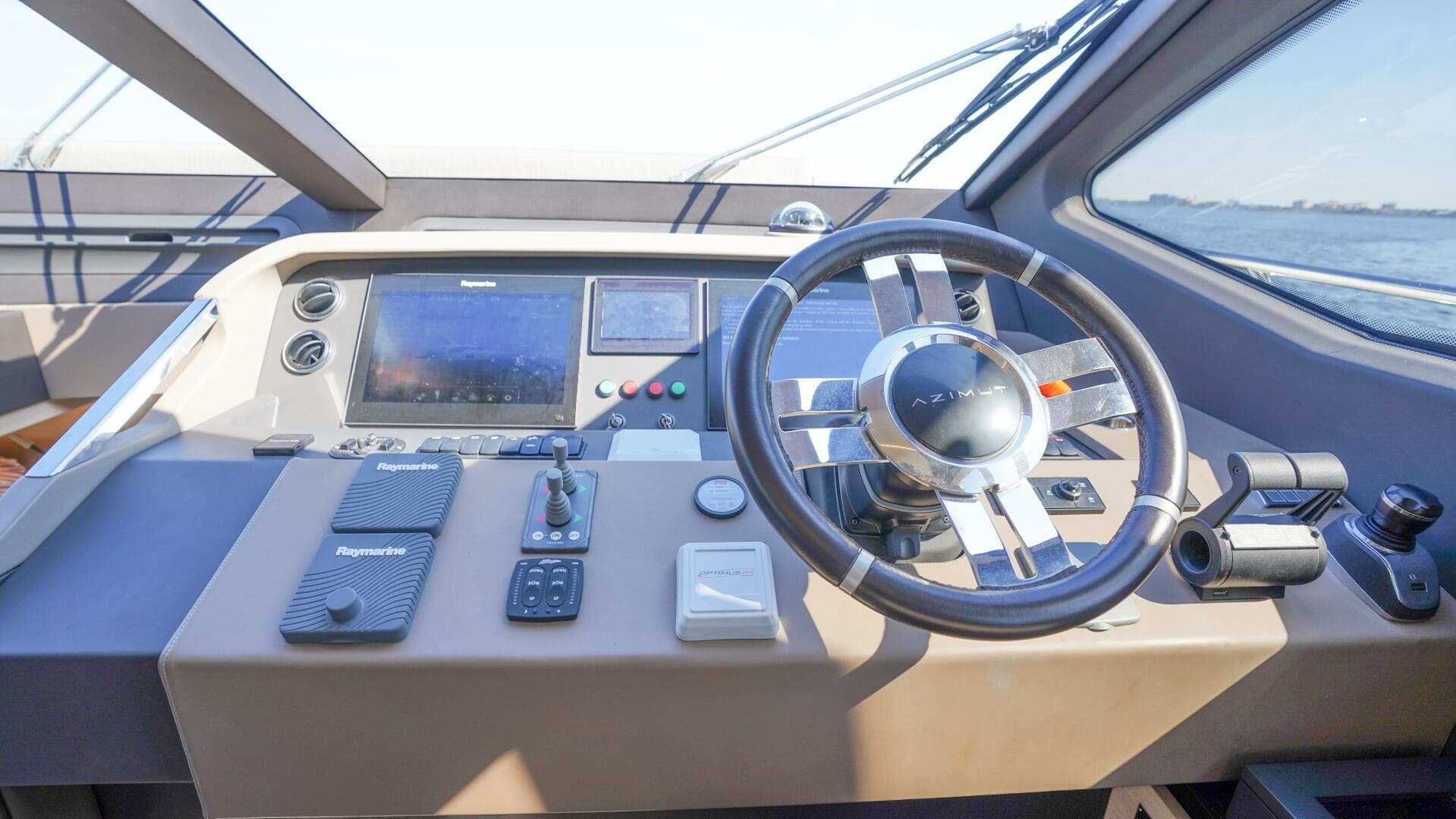 2017 Azimut 66 Flybridge