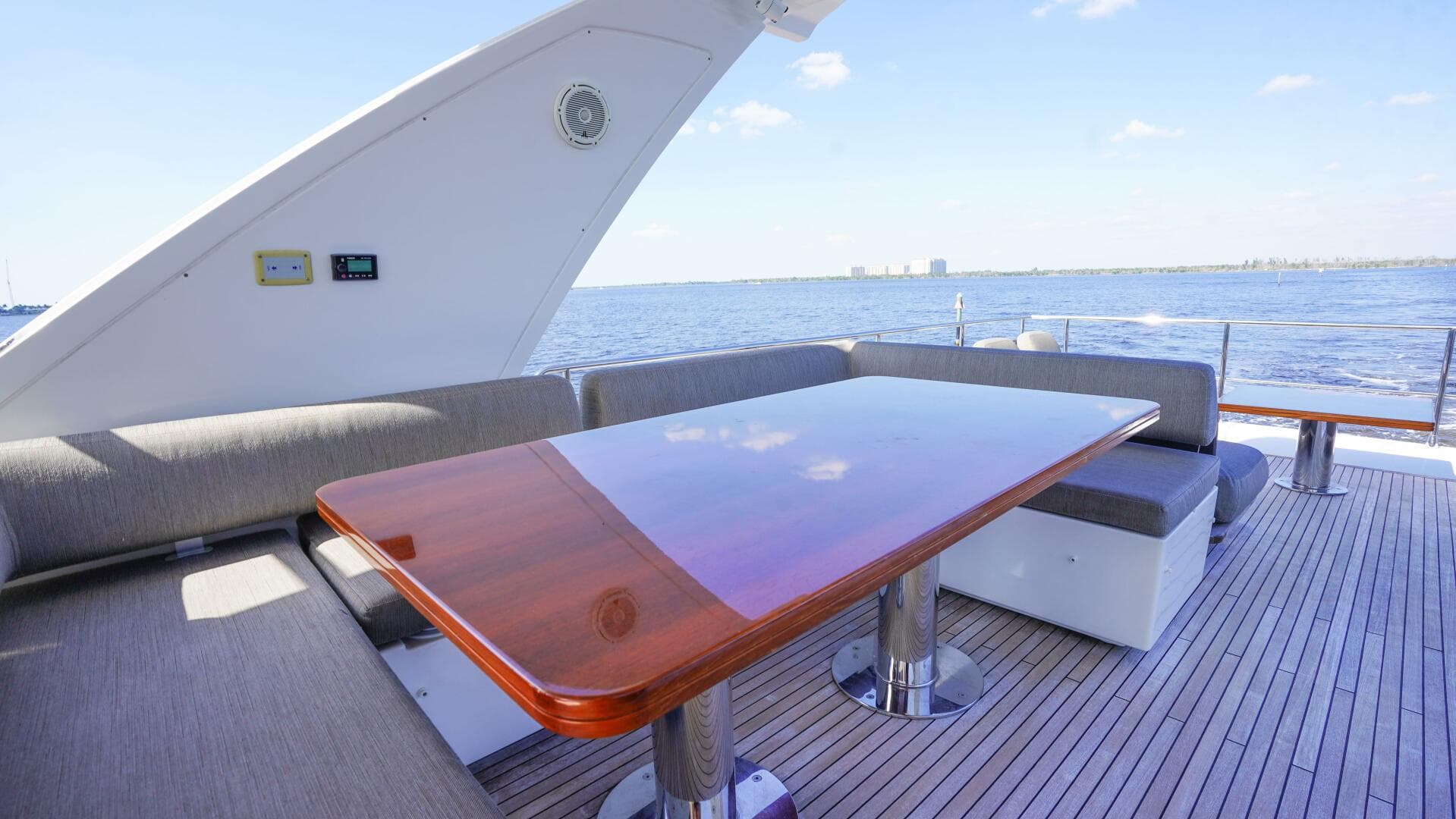 2017 Azimut 66 Flybridge