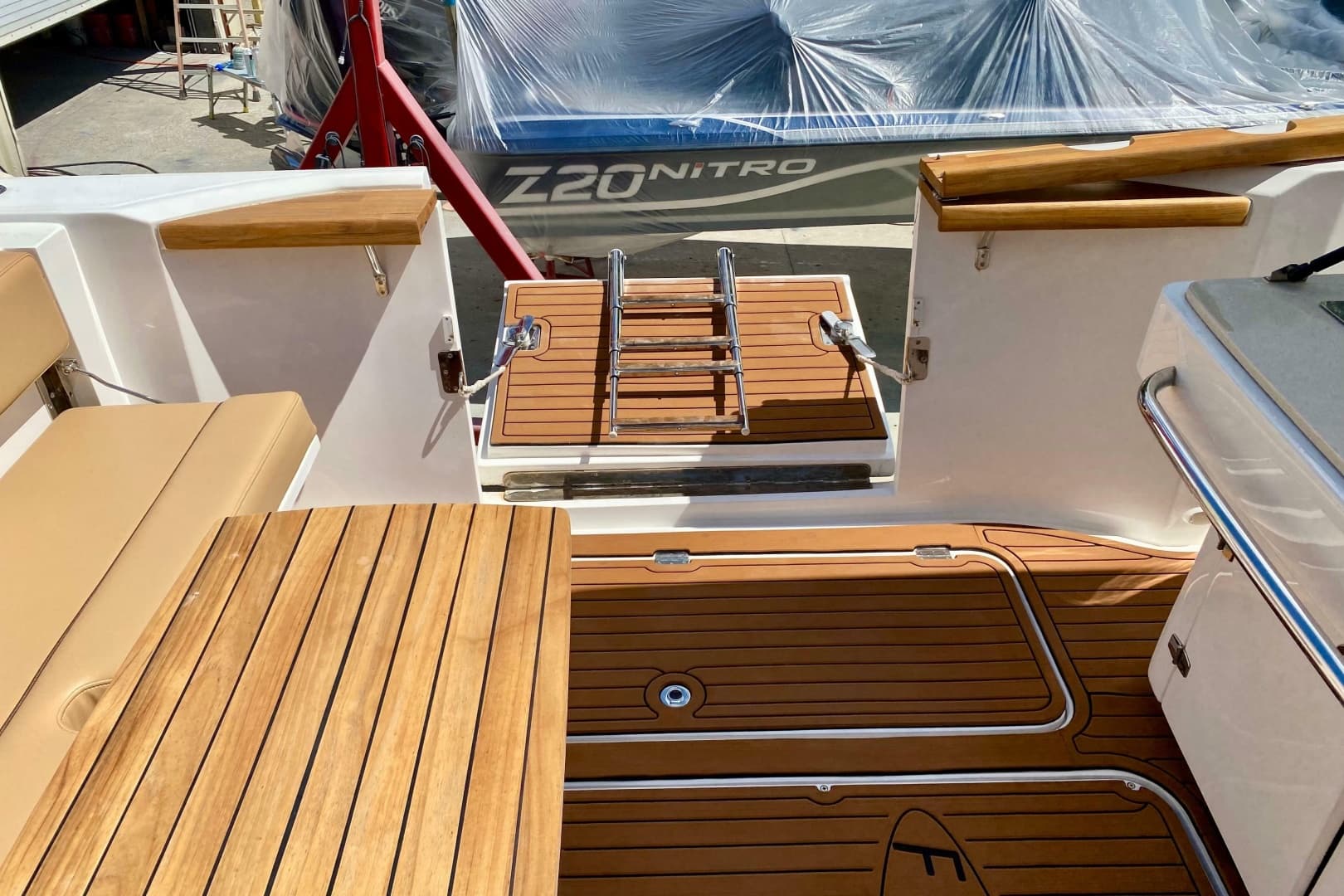 2023 Fishing Raptor 390 Solarium