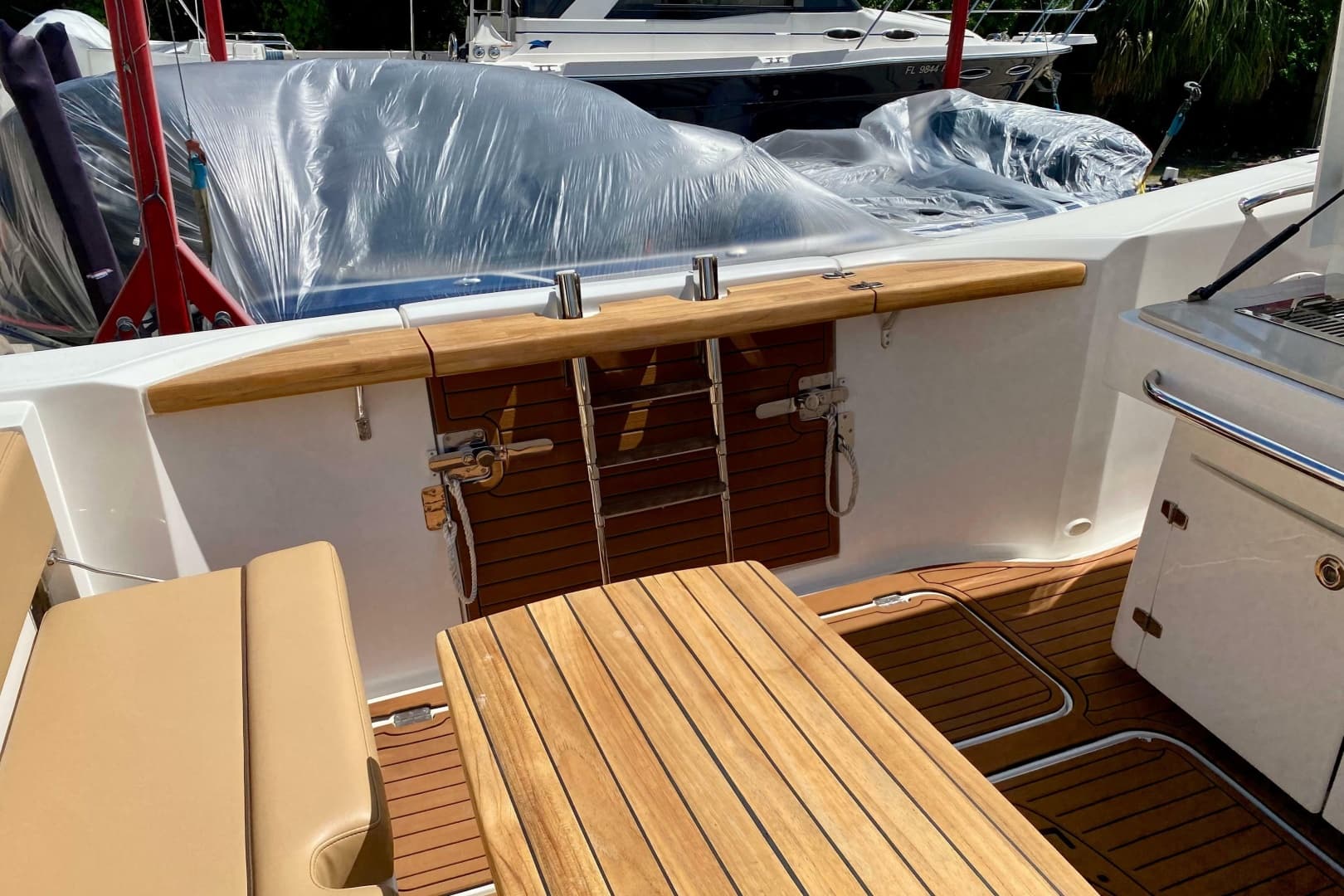 2023 Fishing Raptor 390 Solarium
