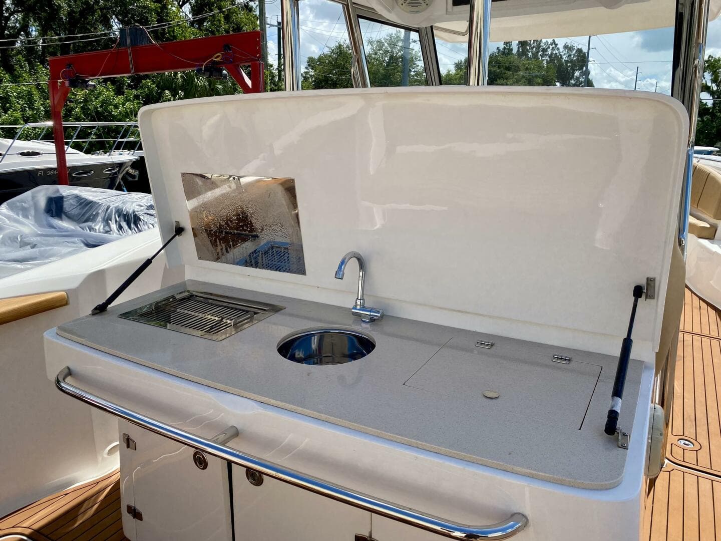 2023 Fishing Raptor 390 Solarium