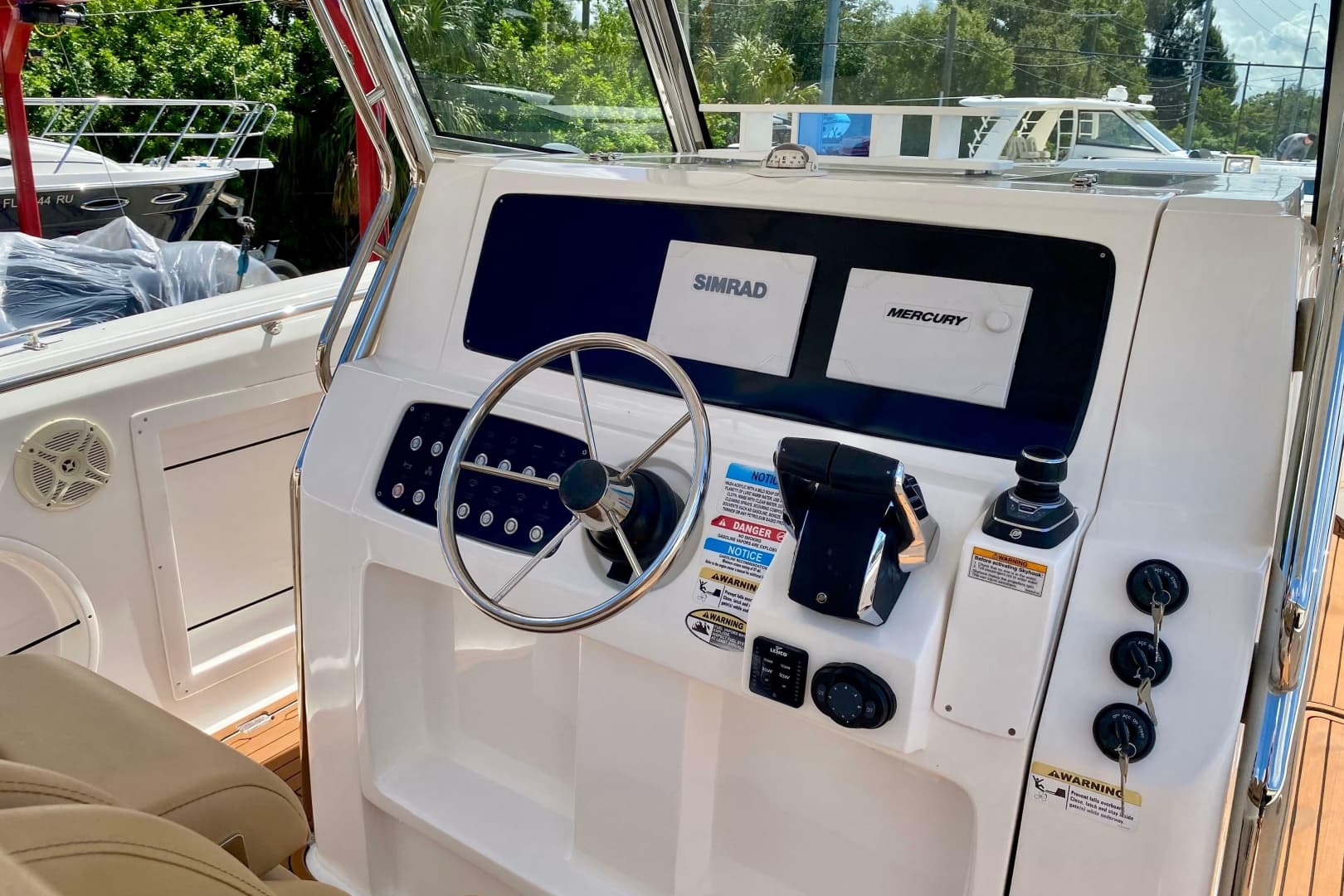 2023 Fishing Raptor 390 Solarium