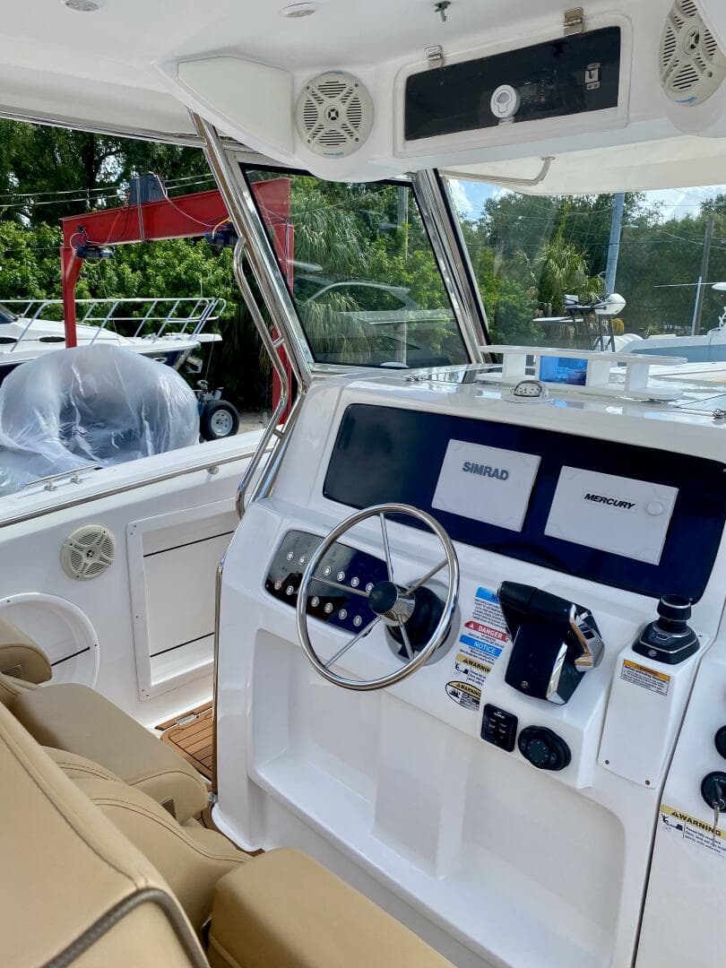2023 Fishing Raptor 390 Solarium