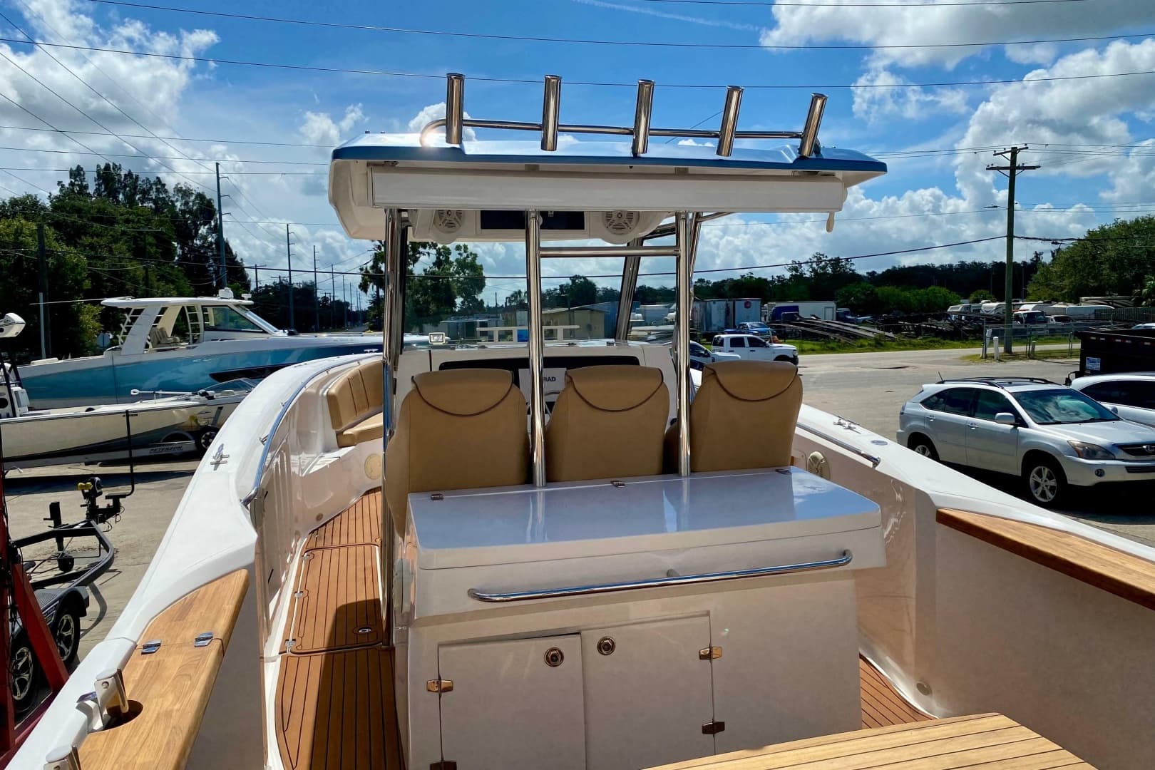 2023 Fishing Raptor 390 Solarium