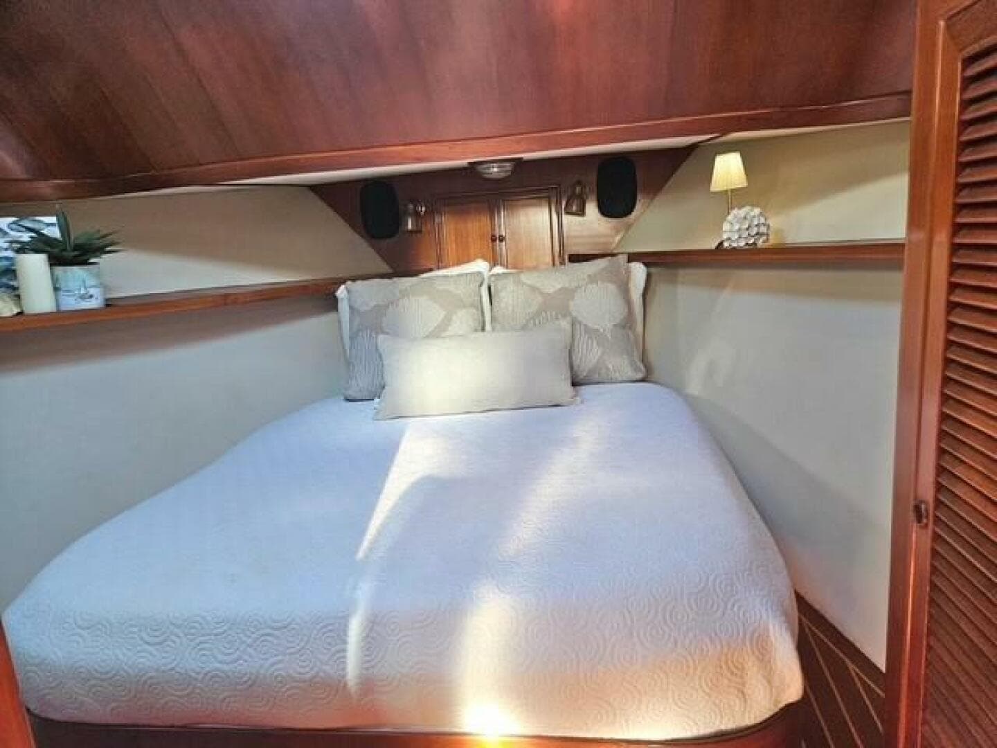 1990 Offshore Yachts 48 Yachtfisher