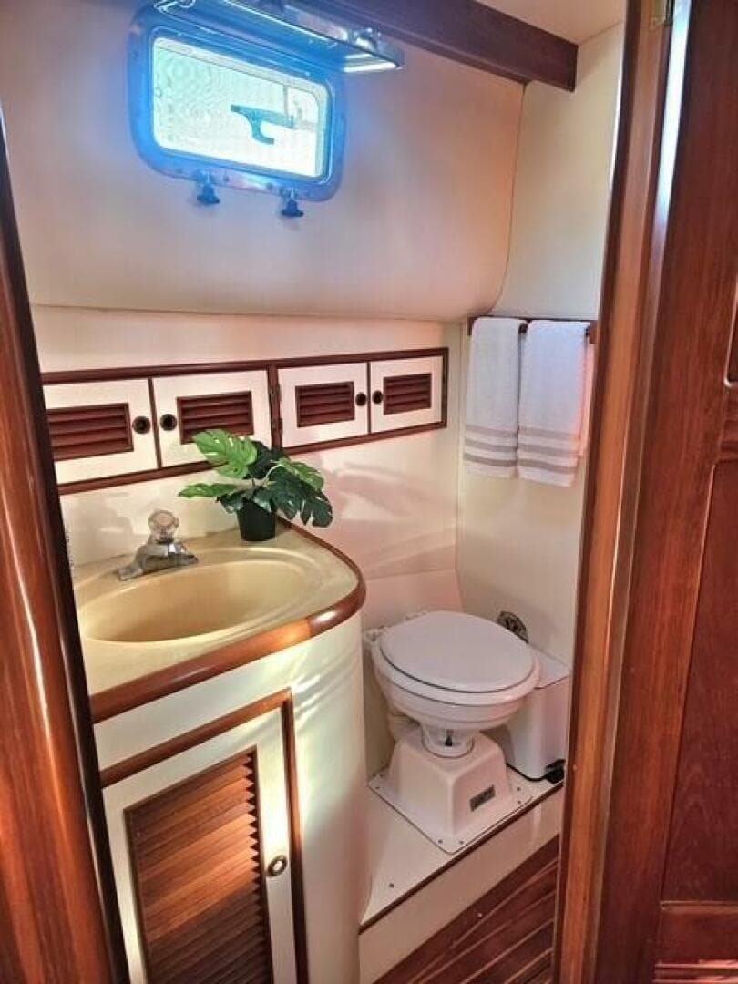 1990 Offshore Yachts 48 Yachtfisher