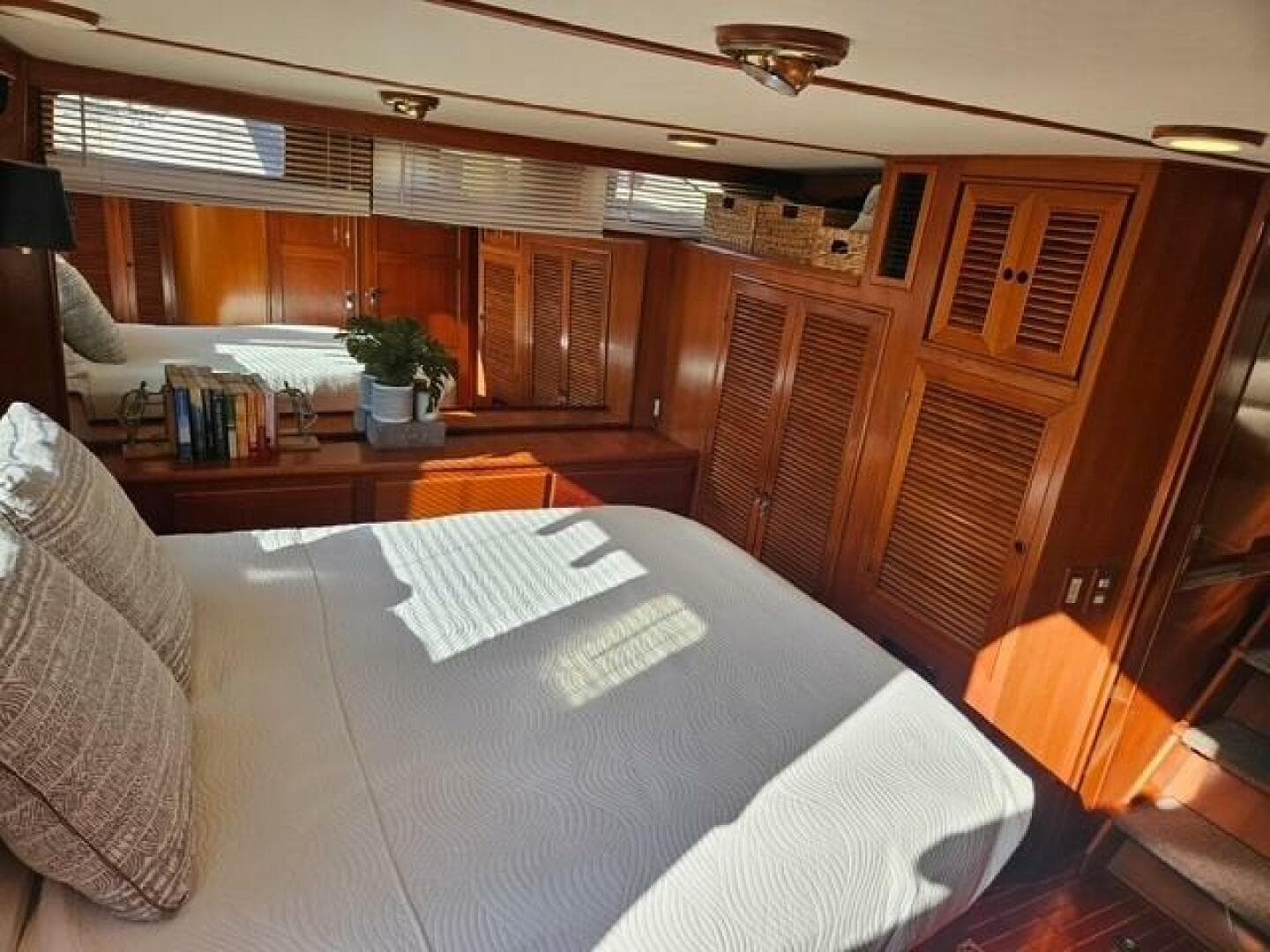 1990 Offshore Yachts 48 Yachtfisher