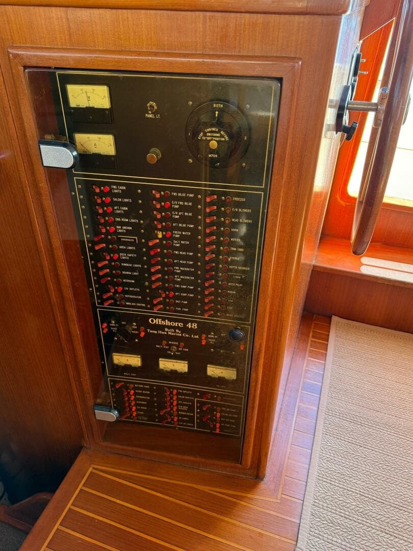 1990 Offshore Yachts 48 Yachtfisher