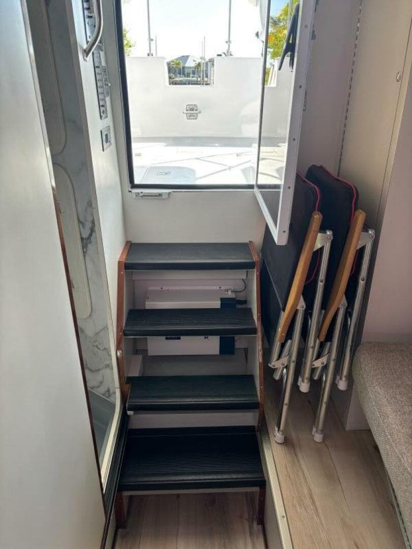 1987 Chris-Craft 284