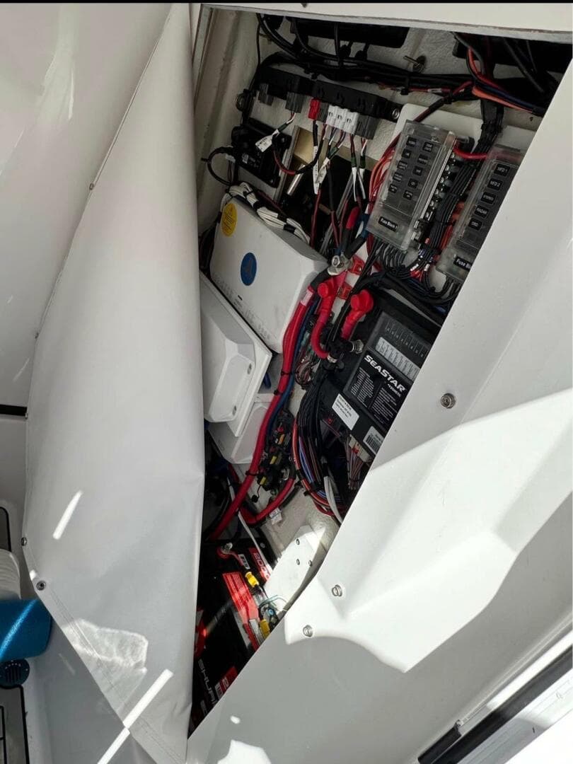 2023 Sportsman Masters 267 Bay Boat